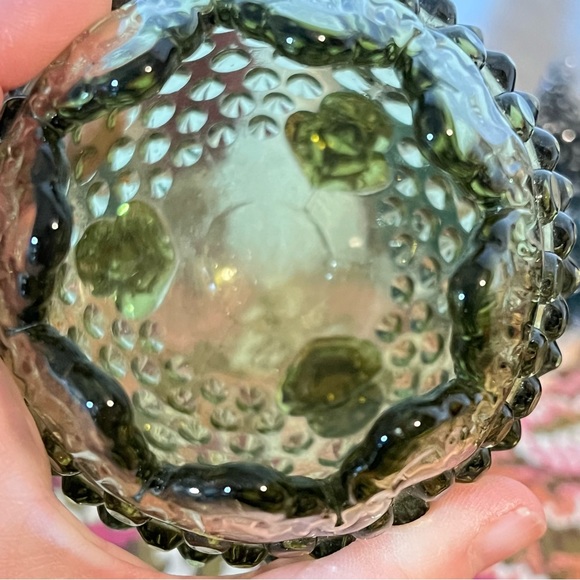 Fenton Glass Colonial Green Hobnail Footed Egg Vase - Picture 4 of 7